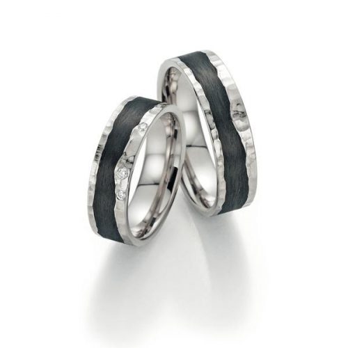 Trauringe von Fischer in Weißgold mit Carbon.