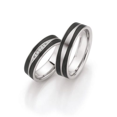 Trauringe von Fischer in Weißgold mit Carbon und 5 Brillanten.