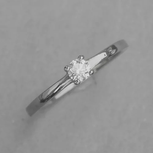 Verlobungsring aus Weißgold 585/- mit einem Brillanten